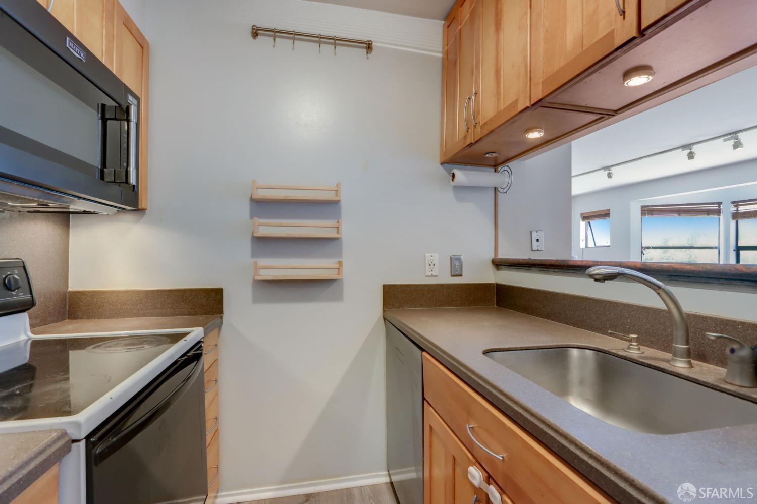 Photo #12: 423912727 Listing 