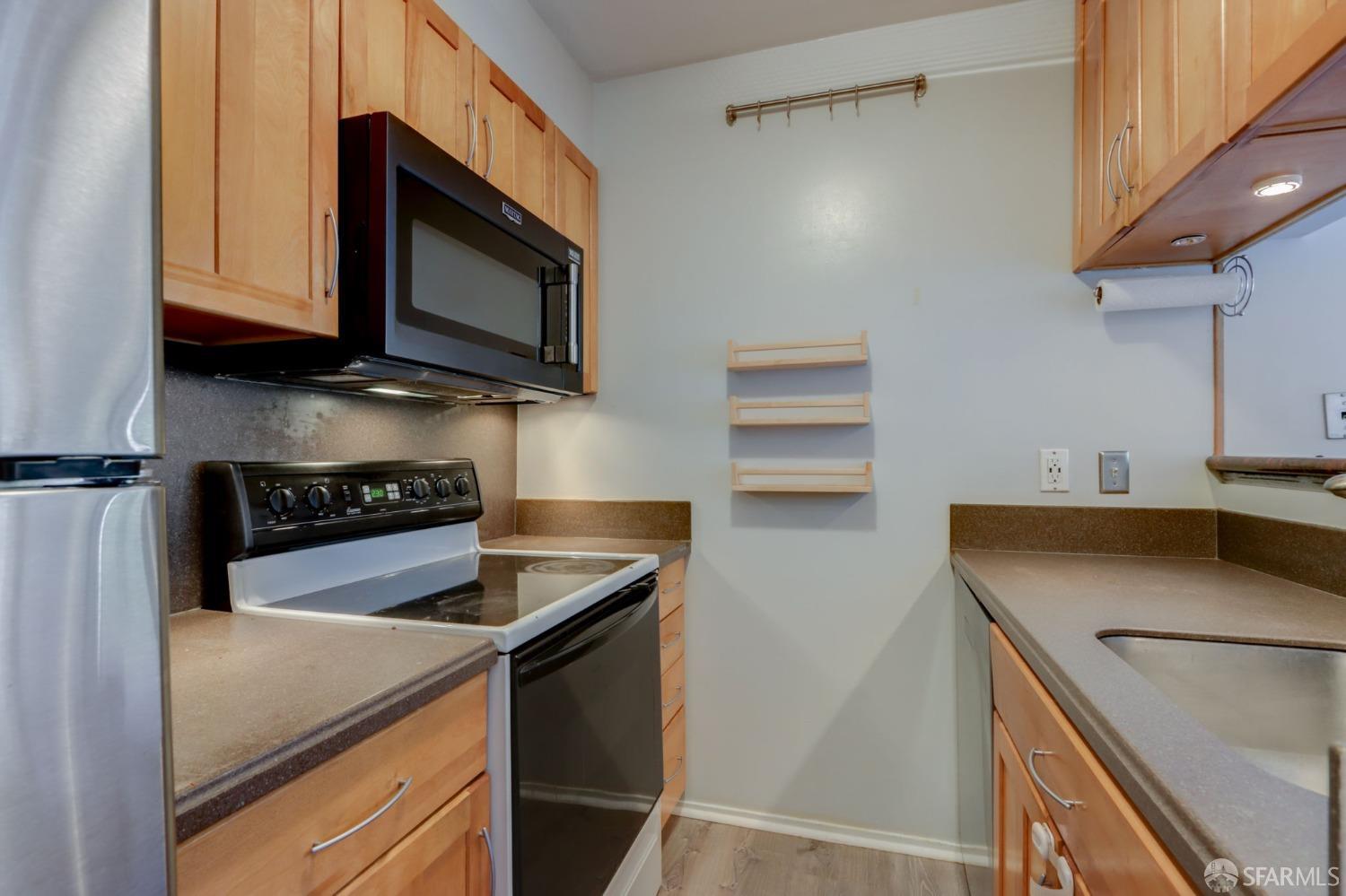 Photo #11: 423912727 Listing 