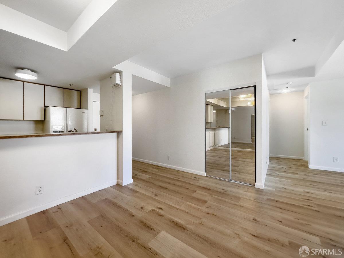 Photo #8: 423912897 Listing 