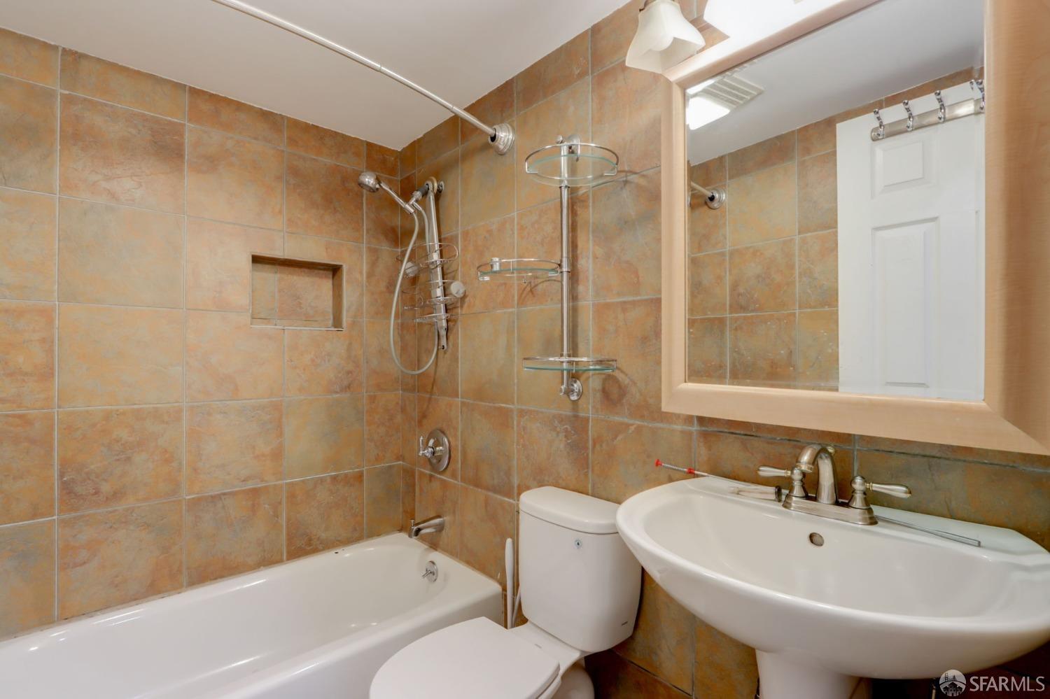 Photo #16: 423912727 Listing 