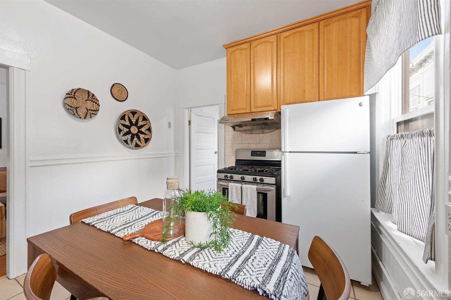Photo #8: 423912285 Listing 