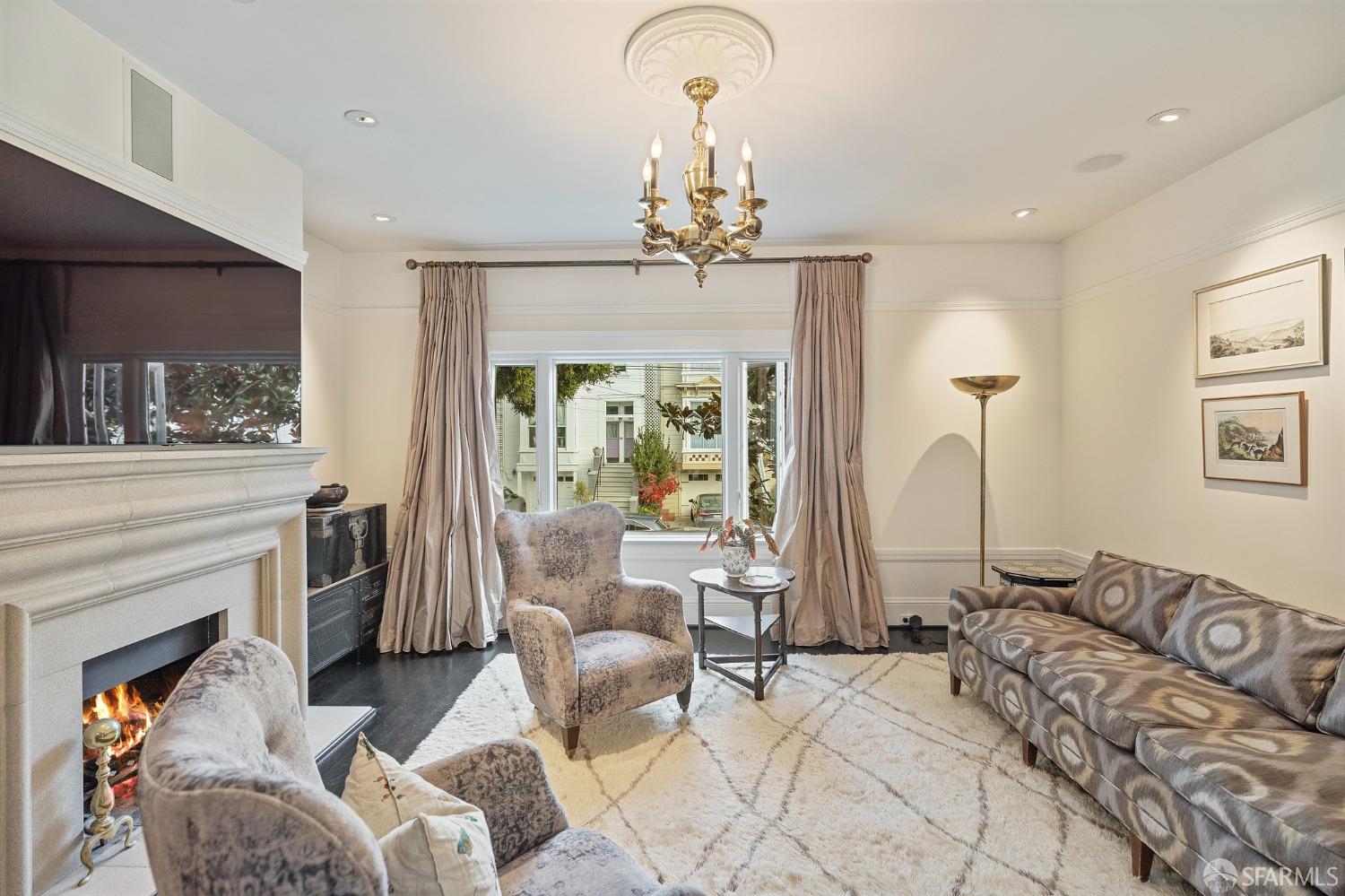 Photo #7: 423913569 Listing 