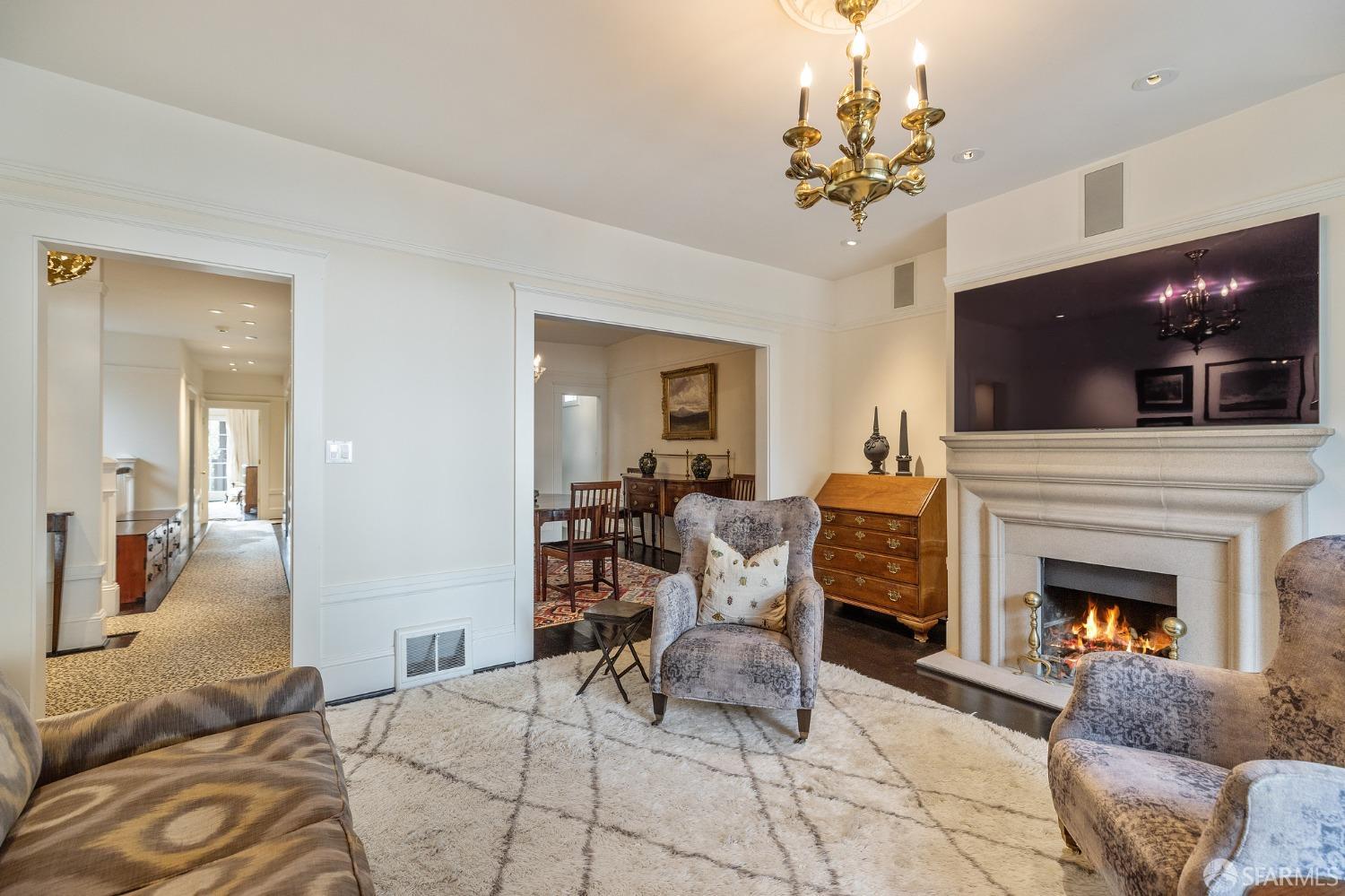 Photo #5: 423913569 Listing 