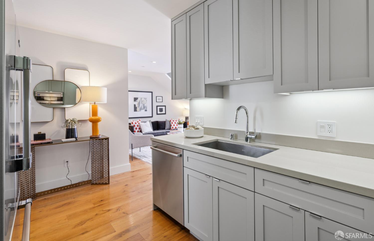 Photo #11: 423913731 Listing 