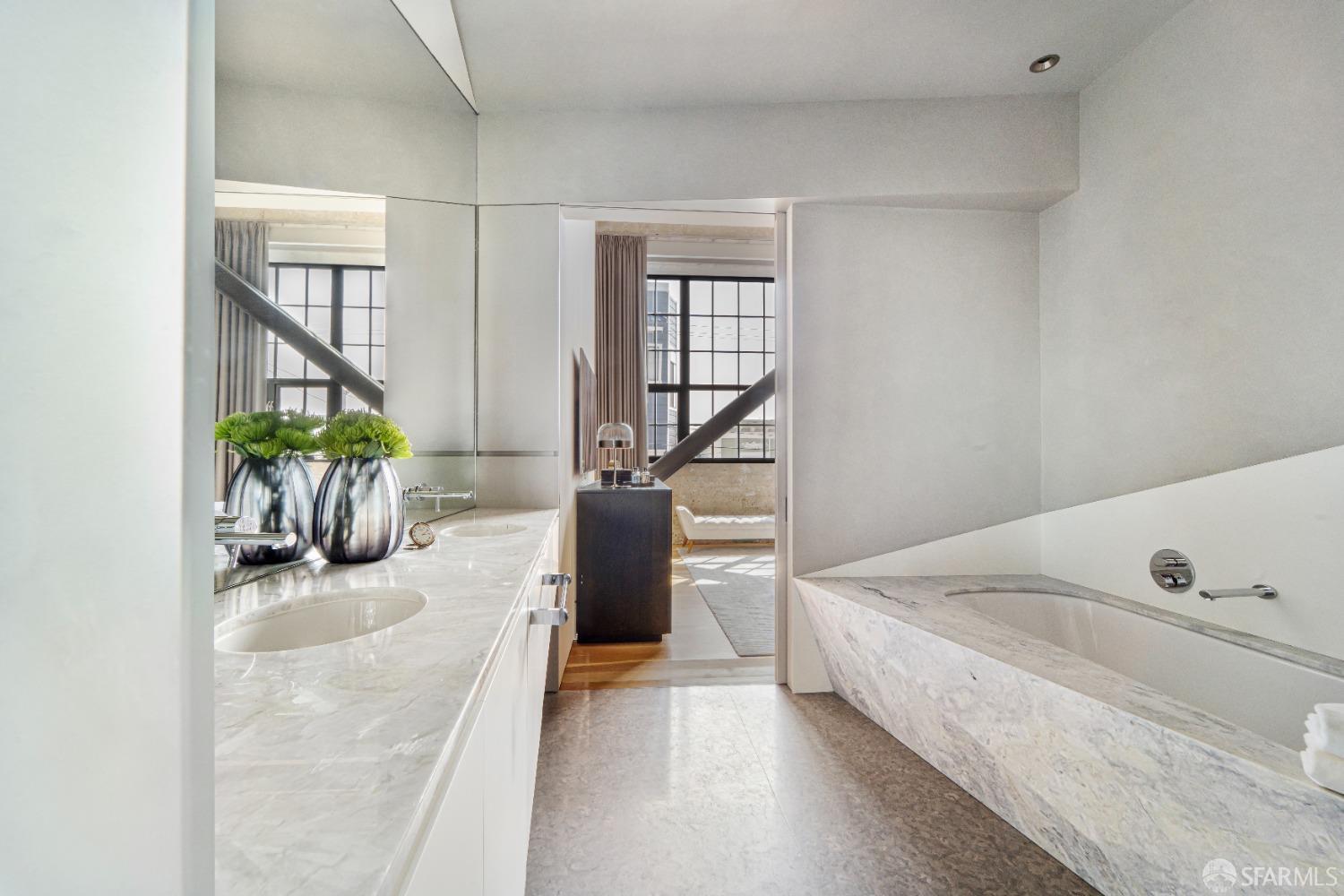 Photo #12: 423913116 Listing 