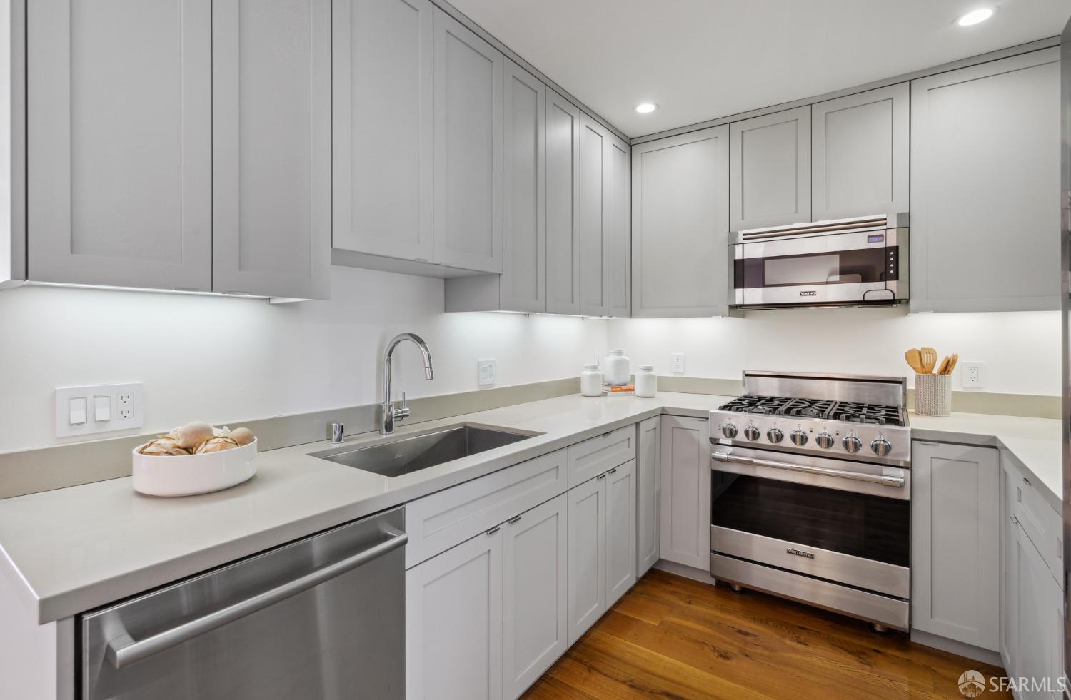 Photo #13: 423913731 Listing 