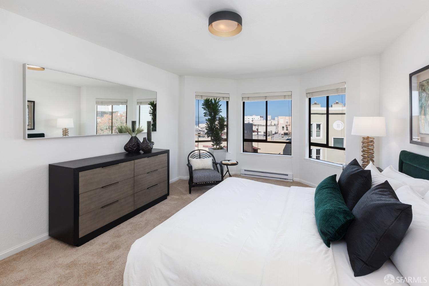 Photo #12: 423913673 Listing 