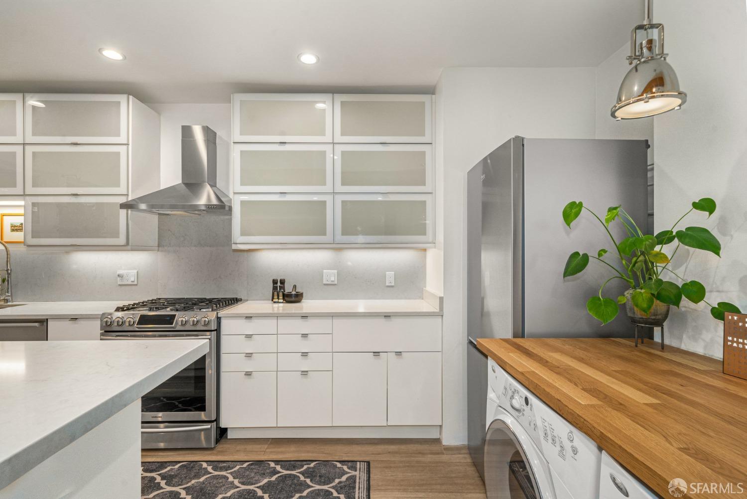 Photo #17: 423914133 Listing 