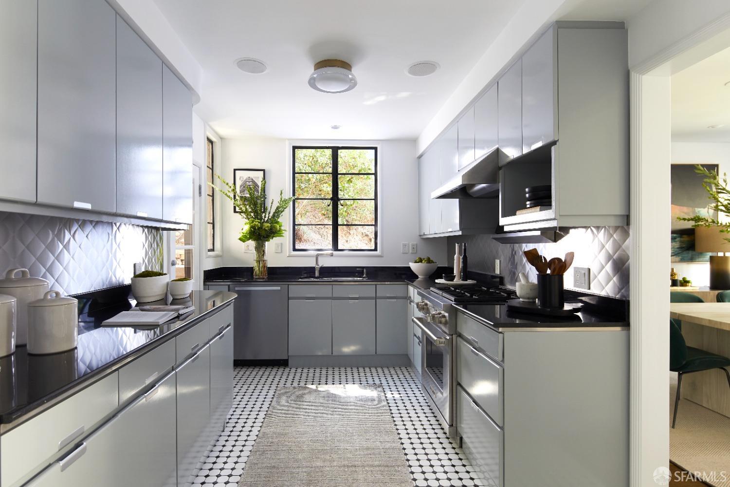 Photo #4: 423909179 Listing 