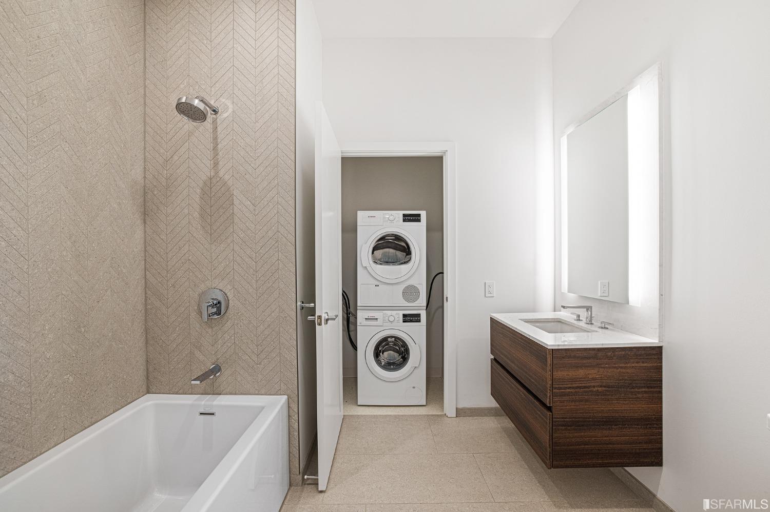 Photo #8: 423914493 Listing 