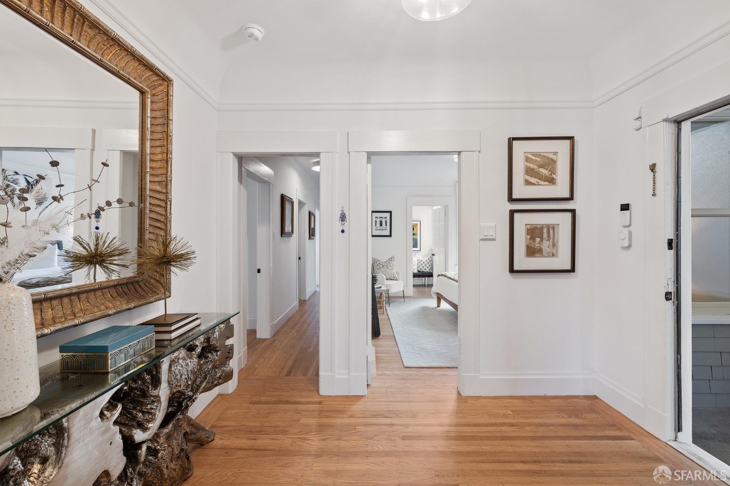 Photo #11: 423913467 Listing 