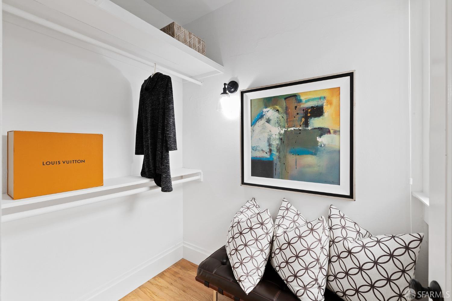 Photo #15: 423913467 Listing 