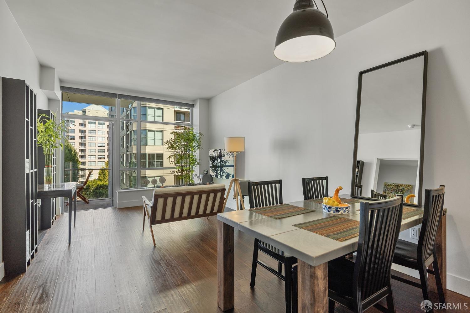 Photo #6: 423915395 Listing 