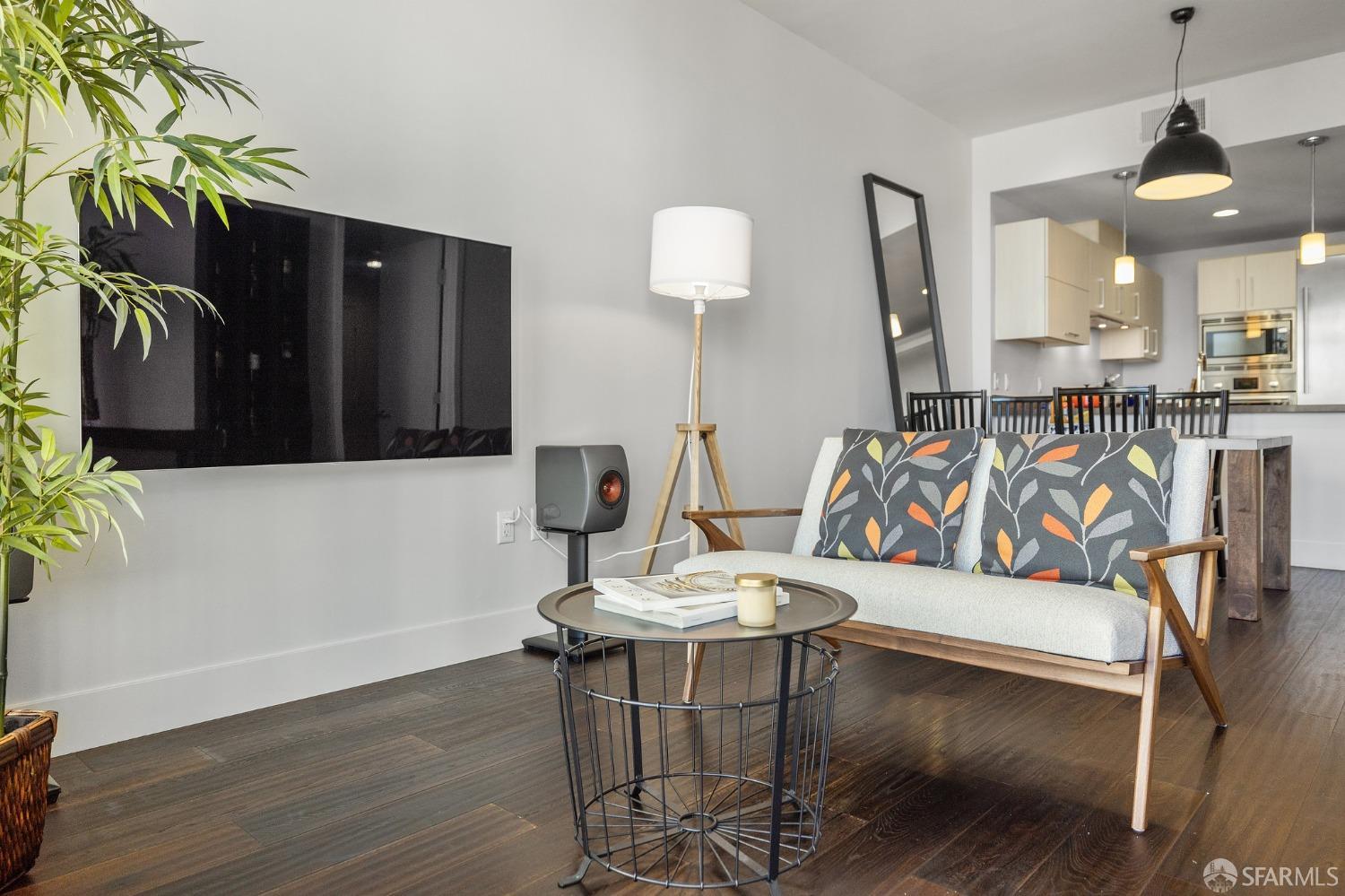 Photo #18: 423915395 Listing 