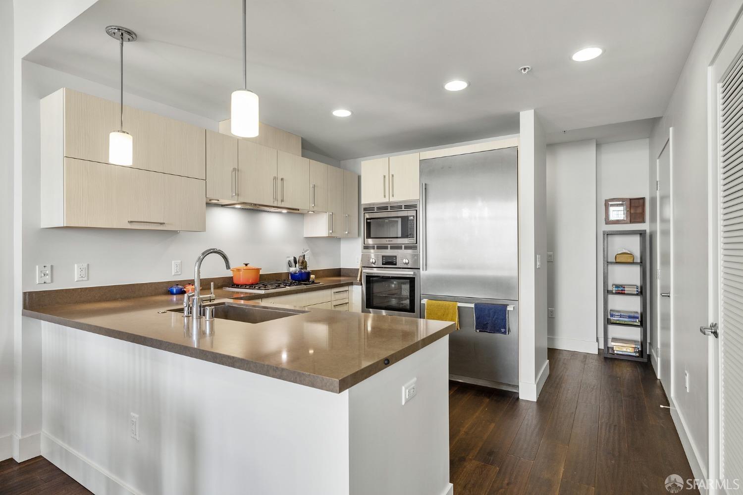 Photo #21: 423915395 Listing 