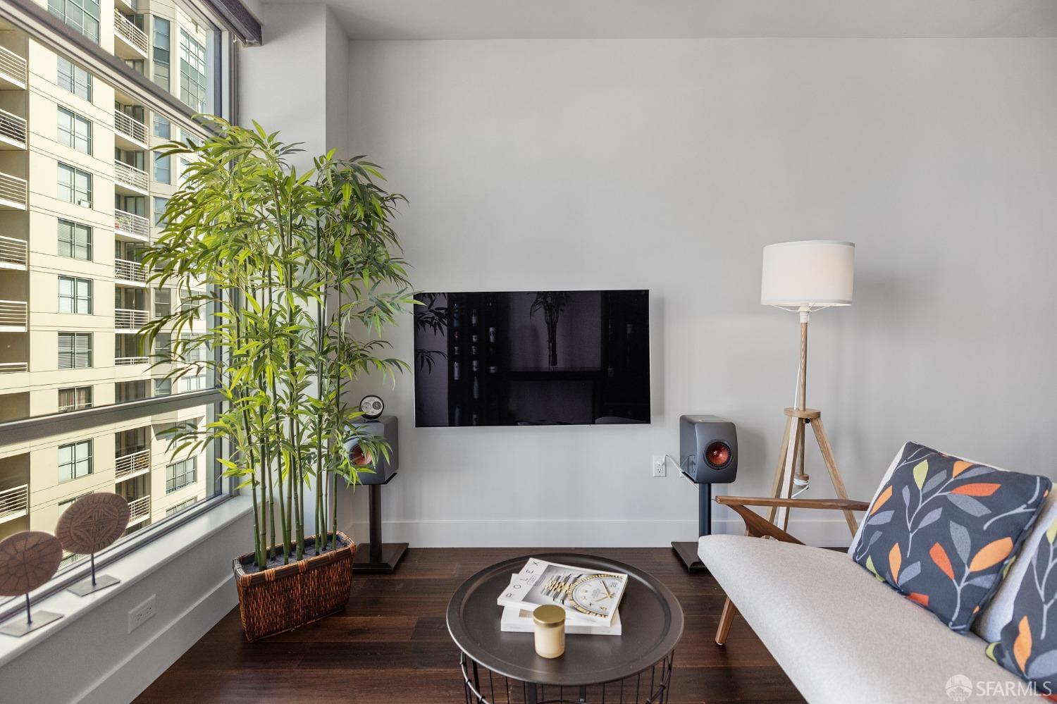 Photo #17: 423915395 Listing 
