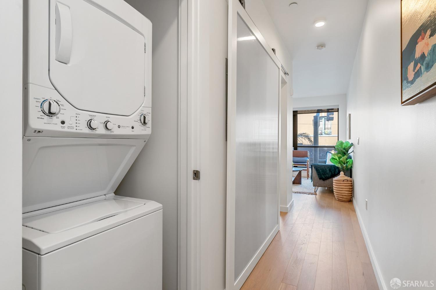 Photo #7: 423916259 Listing 