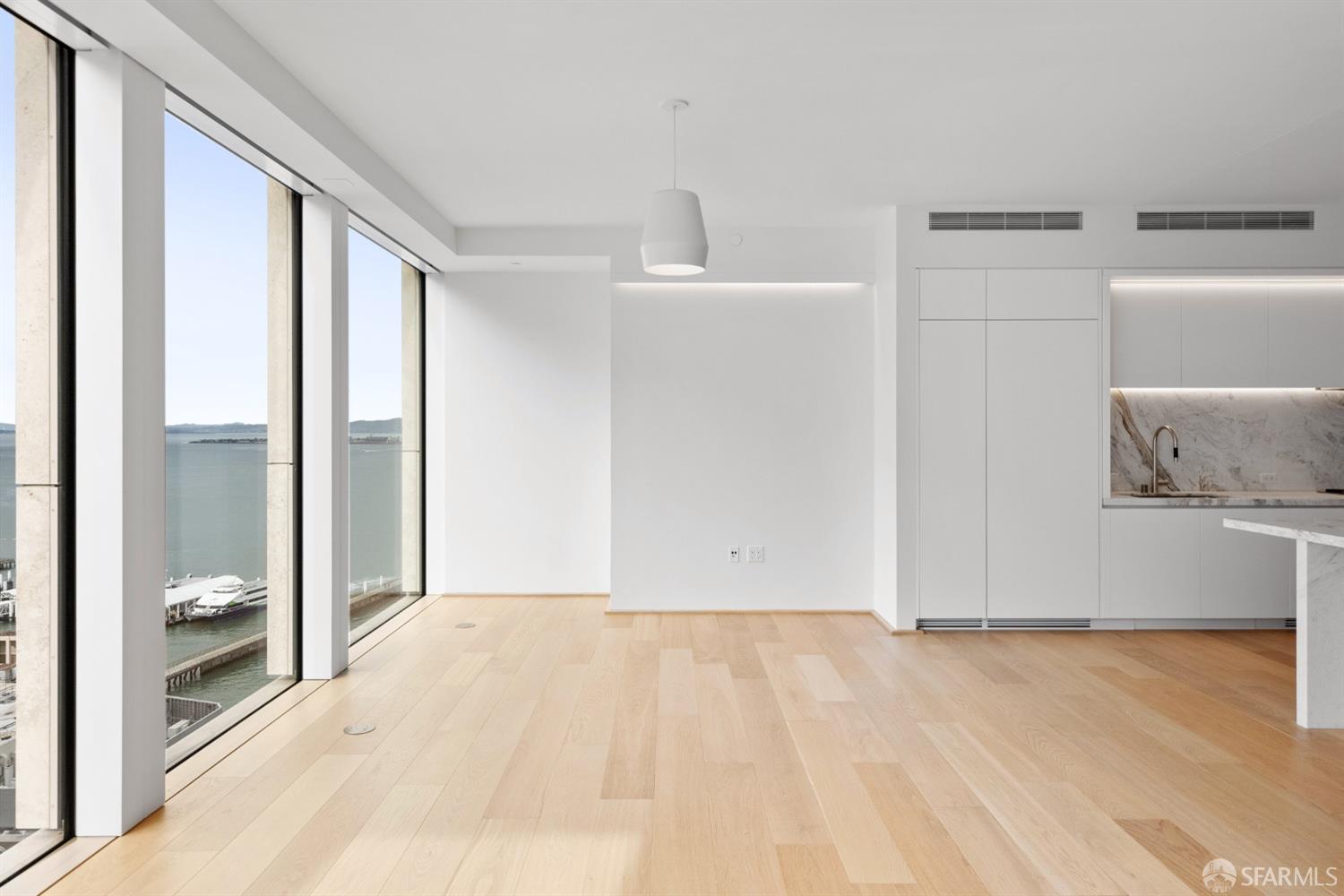 Photo #10: 423911870 Listing 