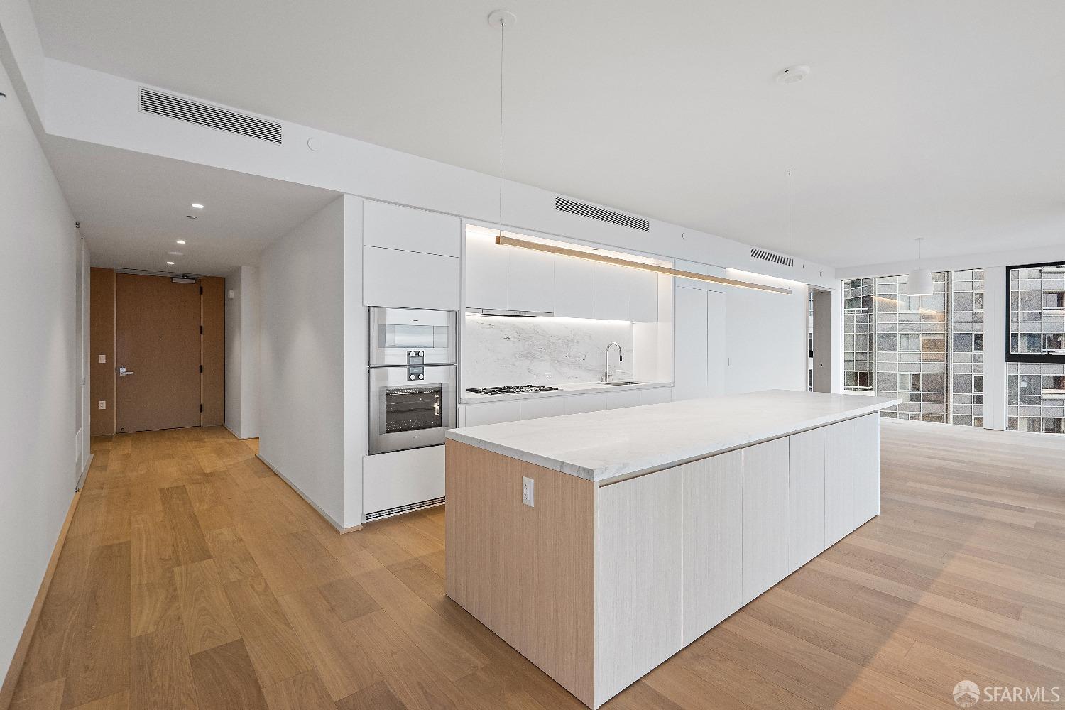 Photo #2: 423914489 Listing 