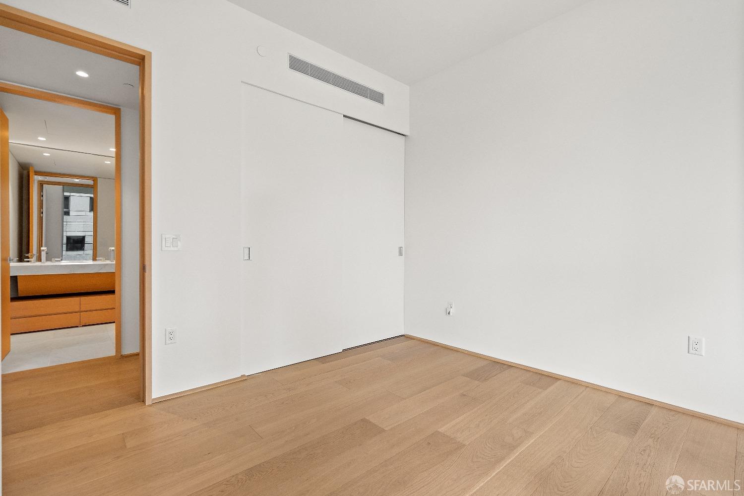 Photo #10: 423913513 Listing 