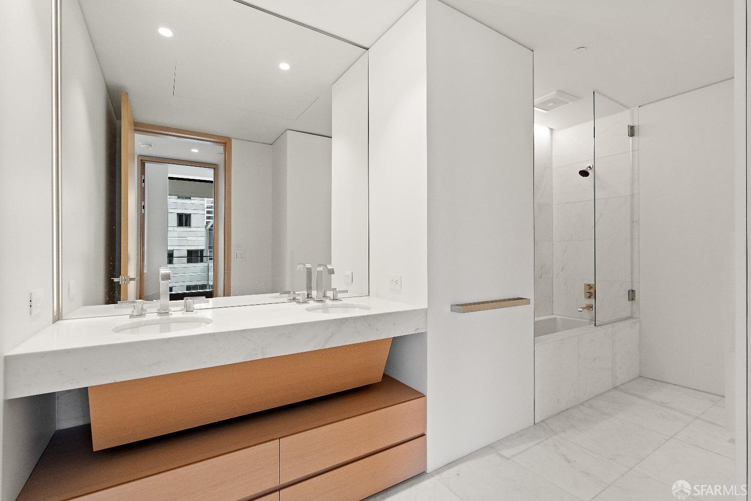 Photo #11: 423913513 Listing 