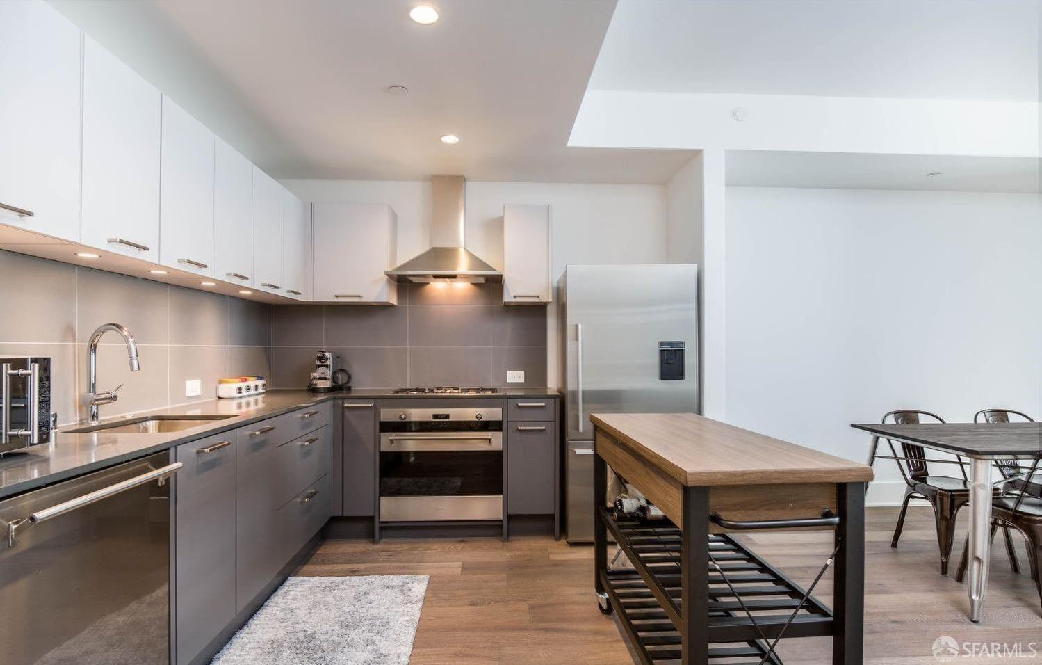 Detail Gallery Image 3 of 18 For 1075 Market St #312,  San Francisco,  CA 94103 - 2 Beds | 2 Baths