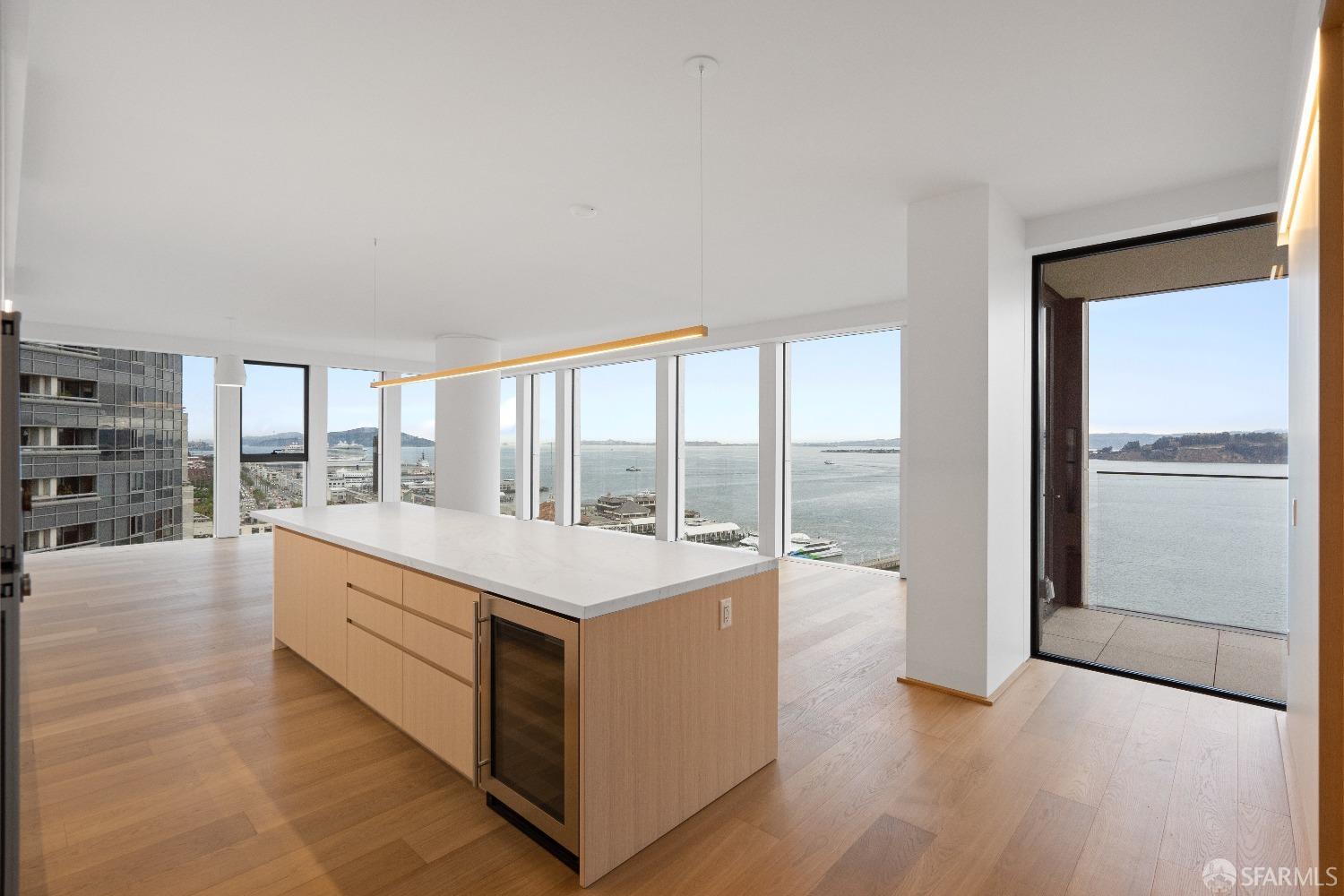 Photo #4: 423914489 Listing 
