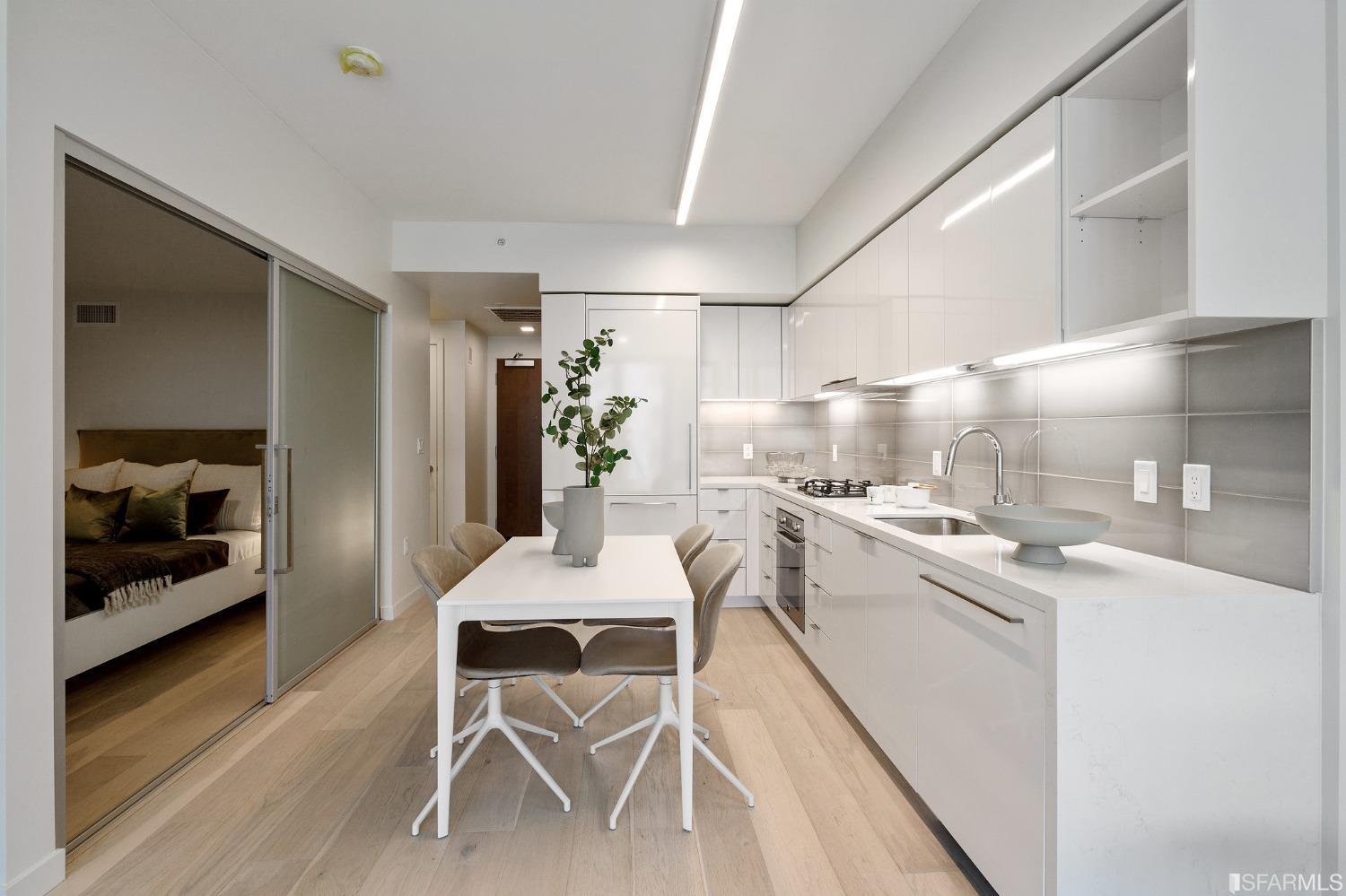 Photo #4: 423916447 Listing 