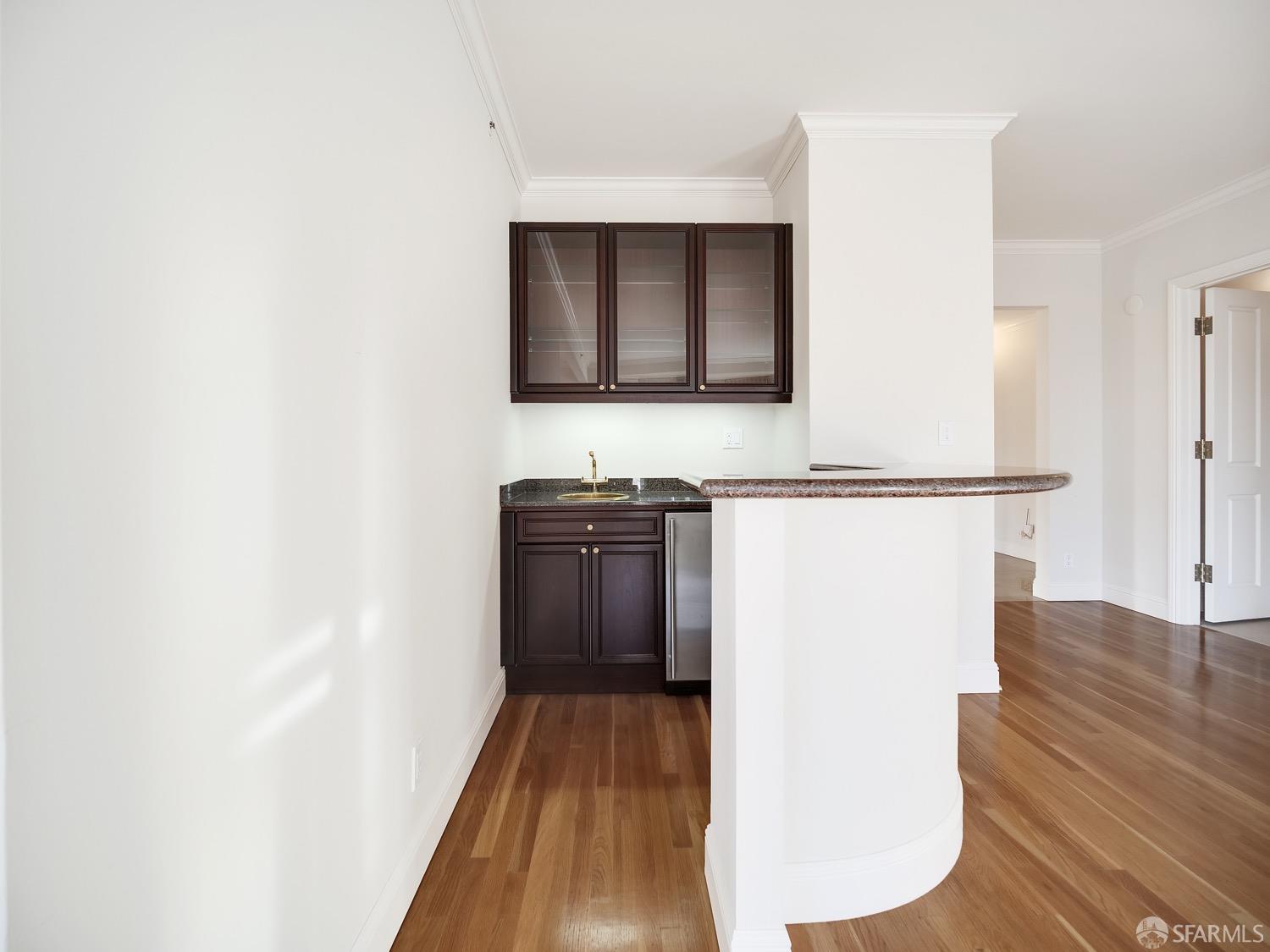 Detail Gallery Image 5 of 30 For 1340 Clay St #502,  San Francisco,  CA 94109 - 2 Beds | 2 Baths