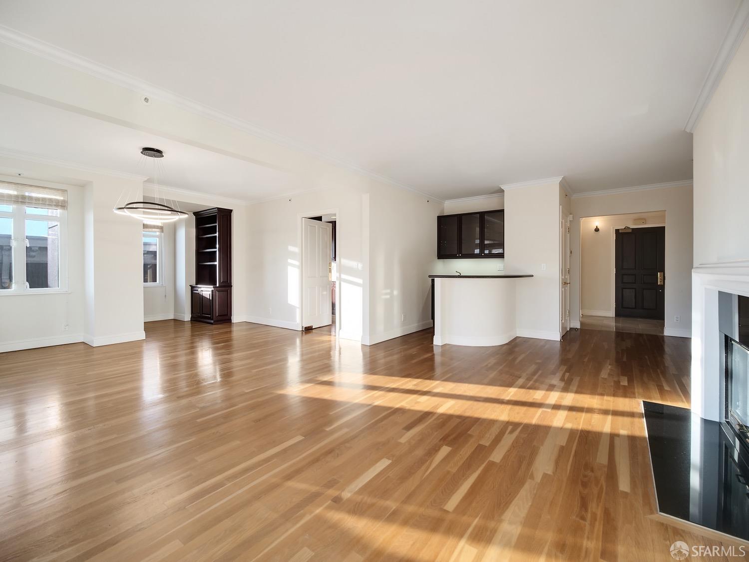 Detail Gallery Image 2 of 30 For 1340 Clay St #502,  San Francisco,  CA 94109 - 2 Beds | 2 Baths