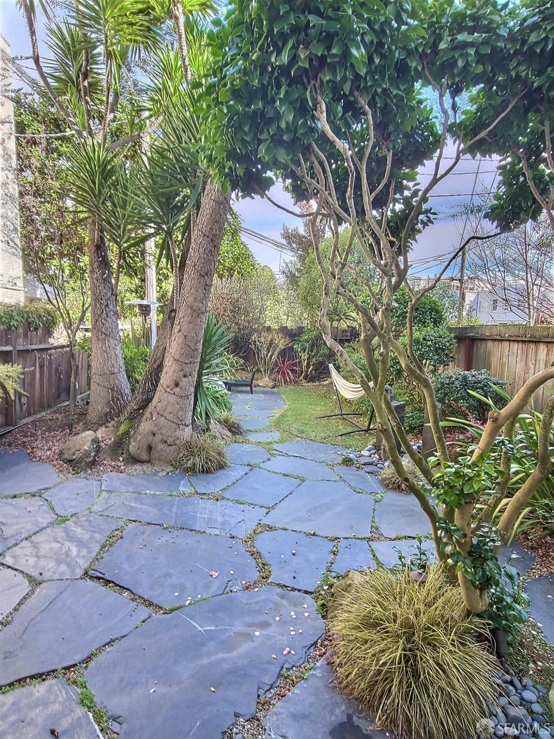 Photo #3: 423916137 Listing 