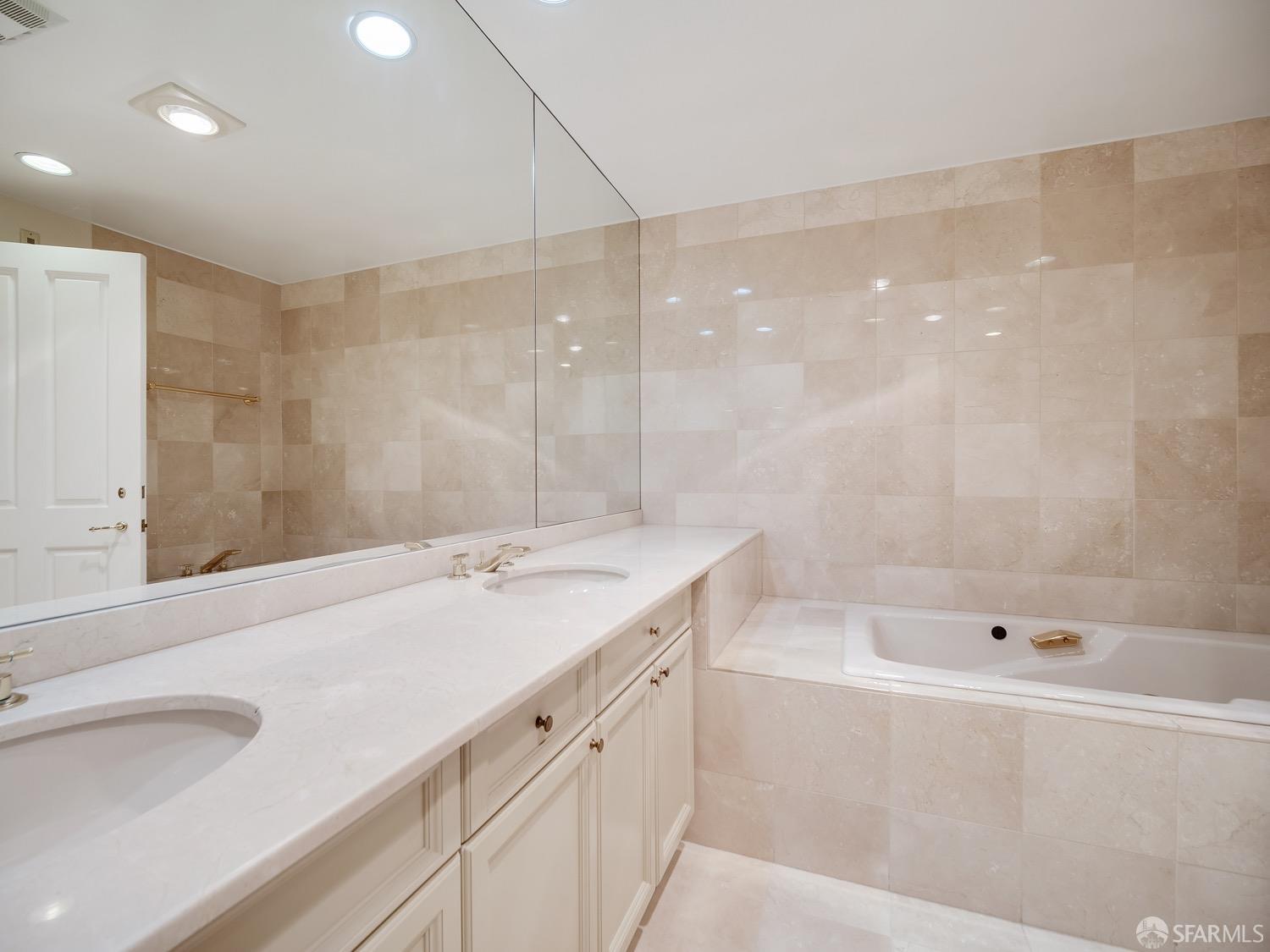 Detail Gallery Image 30 of 30 For 1340 Clay St #502,  San Francisco,  CA 94109 - 2 Beds | 2 Baths