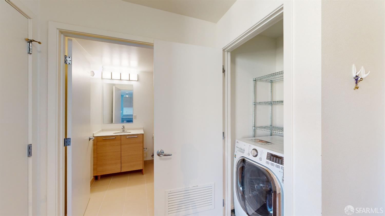 Photo #12: 423917135 Listing 