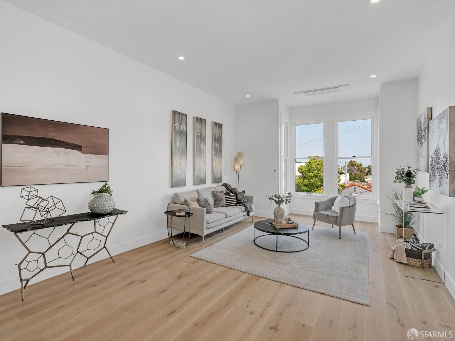 Photo #3: 423917077 Listing 