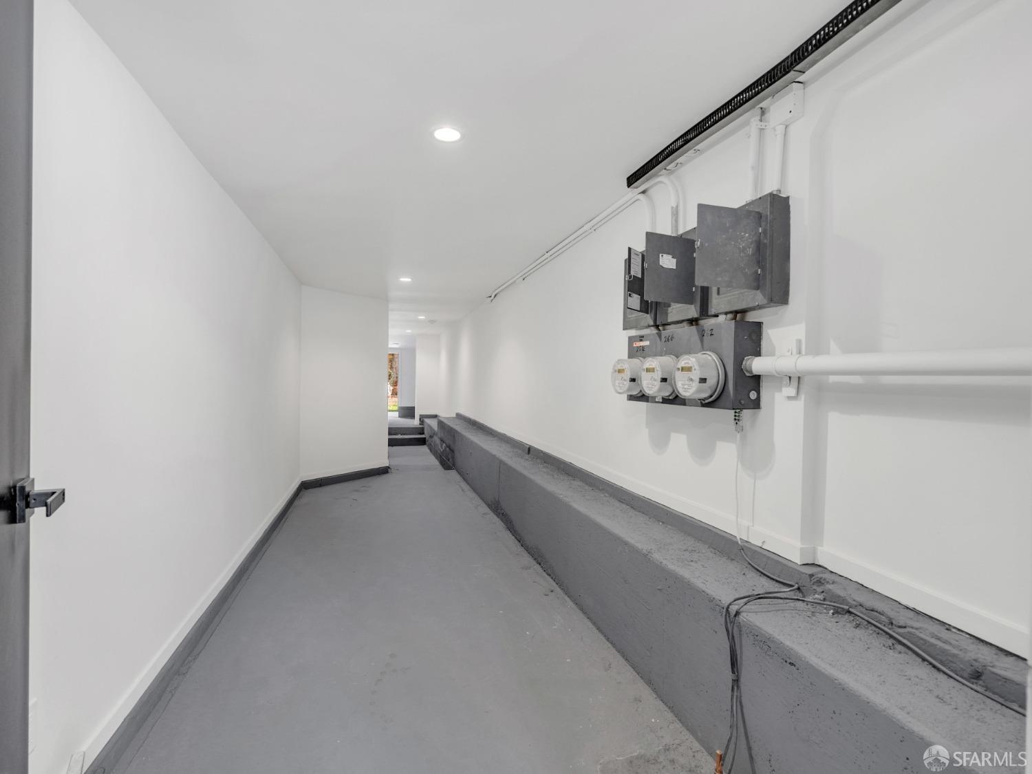 Photo #26: 423917077 Listing 