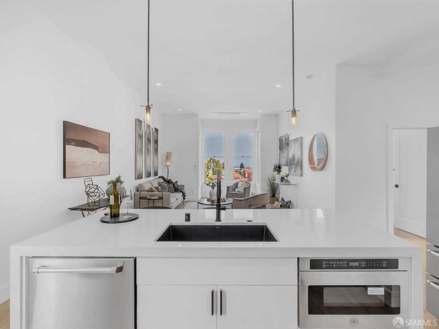 Photo #6: 423917077 Listing 