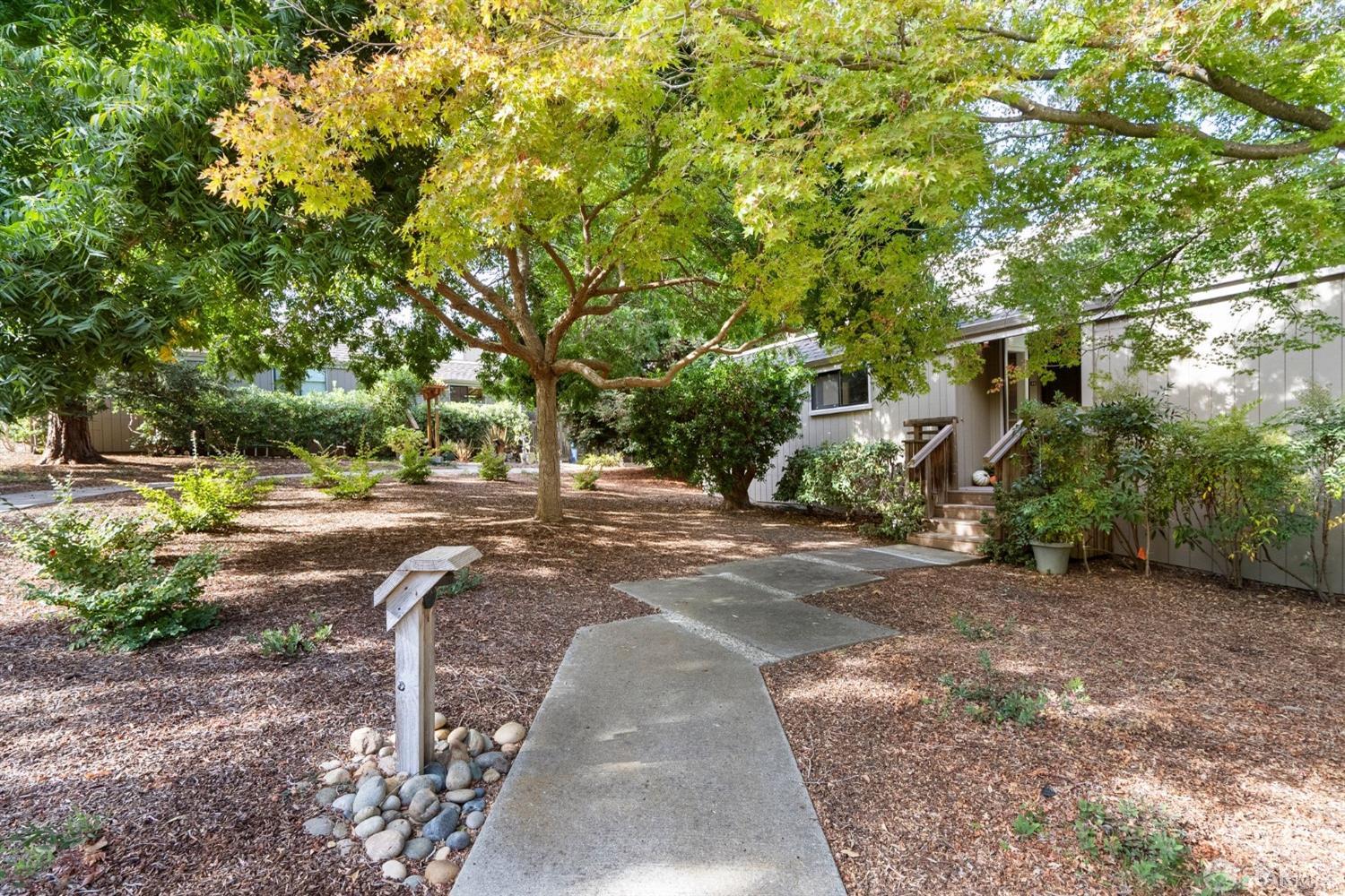 Detail Gallery Image 1 of 1 For 40 Woods Ln, Los Altos,  CA 94024 - 2 Beds | 2 Baths