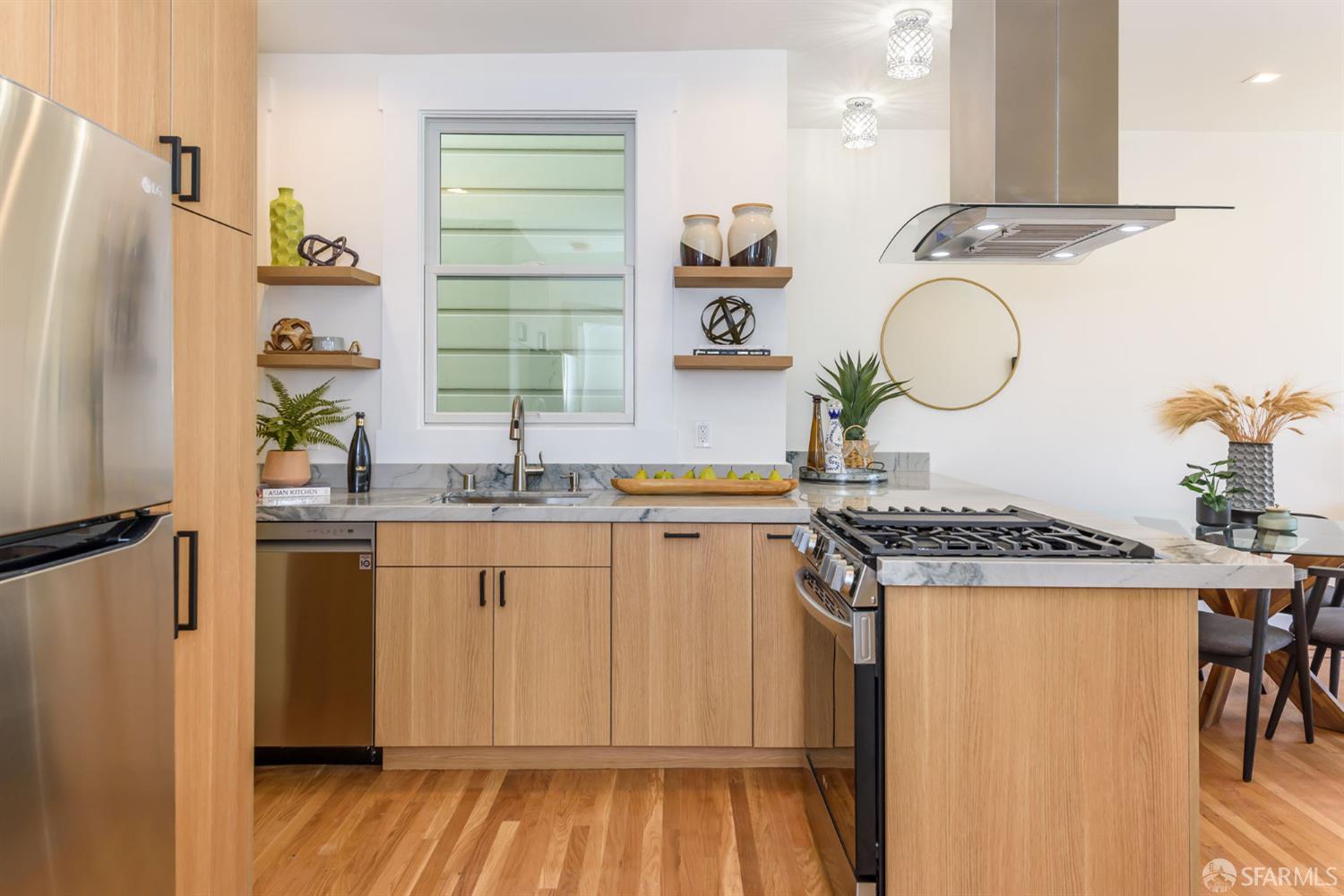 Photo #14: 423917270 Listing 
