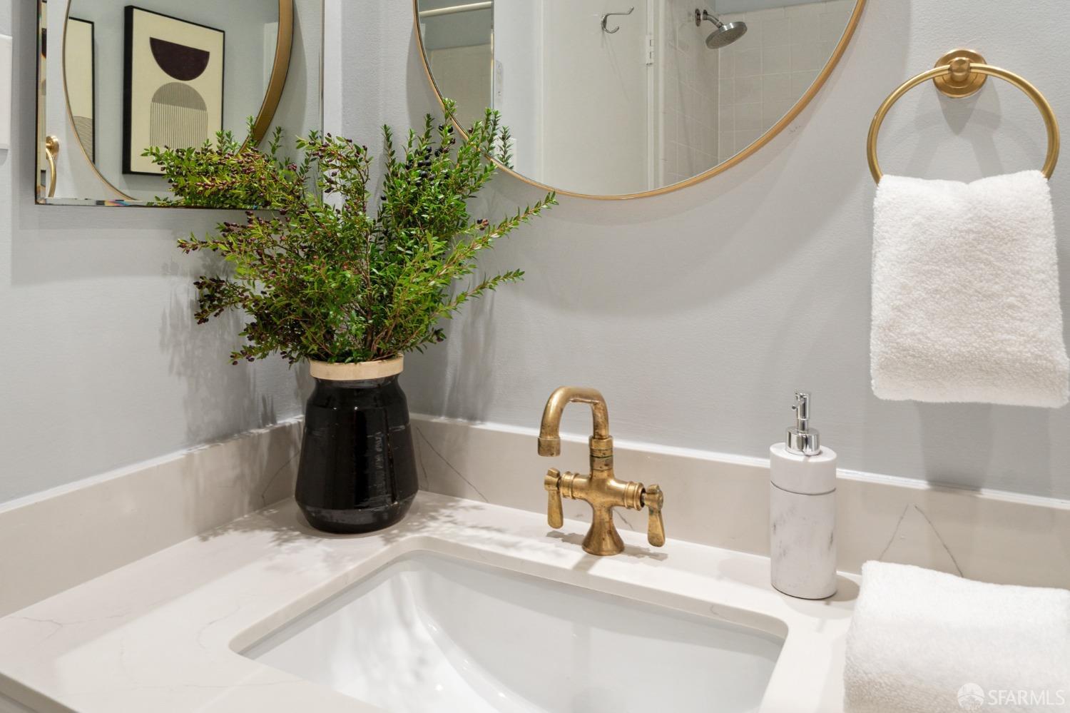 Photo #23: 423917690 Listing 