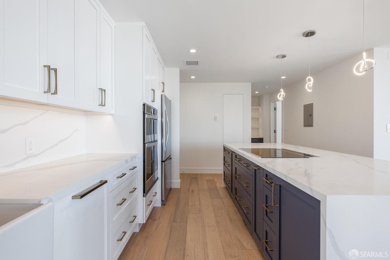 Photo #17: 423917967 Listing 