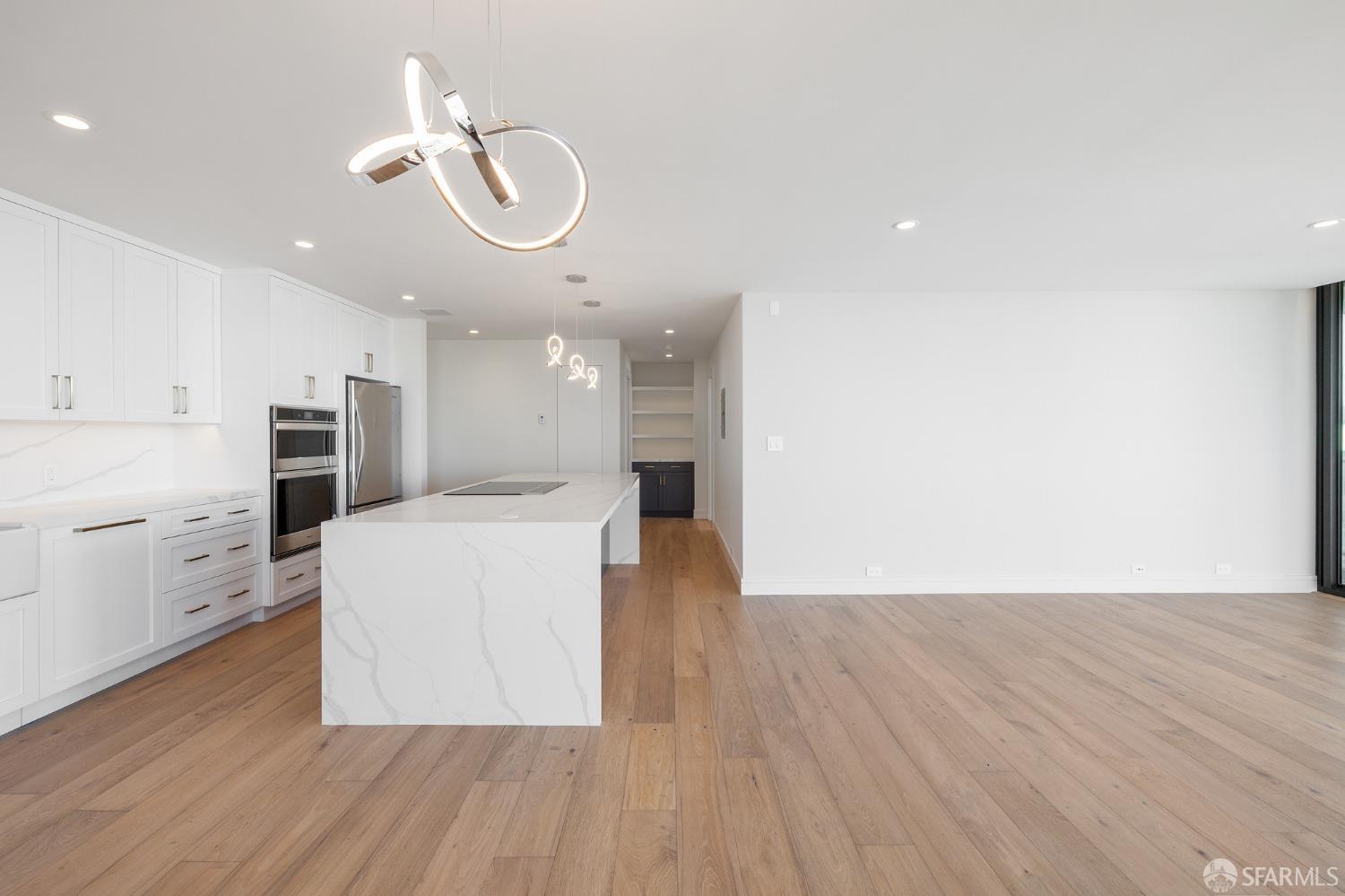 Photo #22: 423917967 Listing 