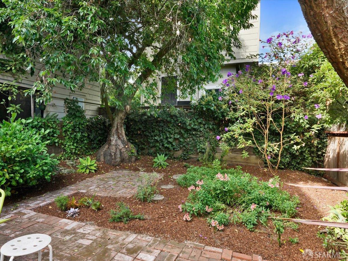 Photo #25: 423918819 Listing 