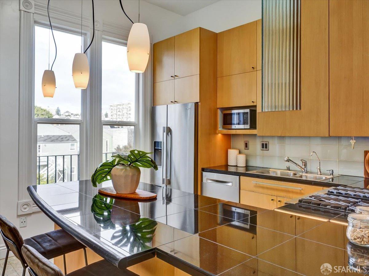 Photo #19: 423918819 Listing 
