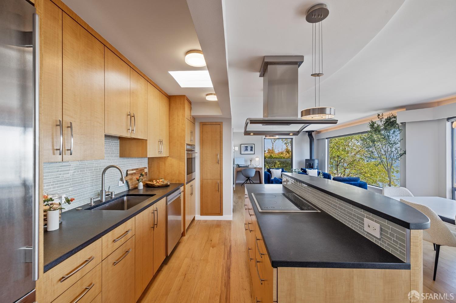 Photo #31: 423918674 Listing 