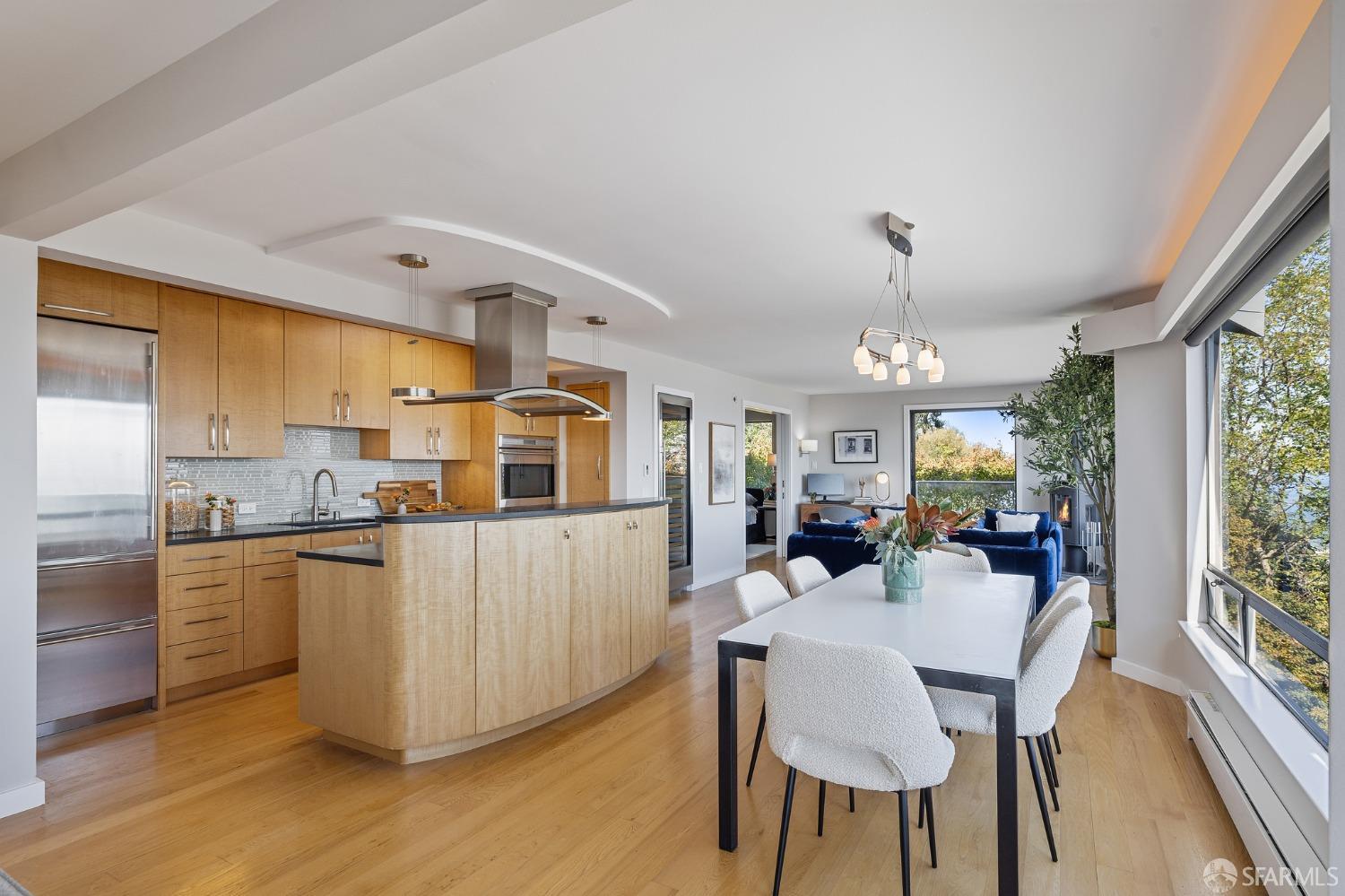 Photo #20: 423918674 Listing 