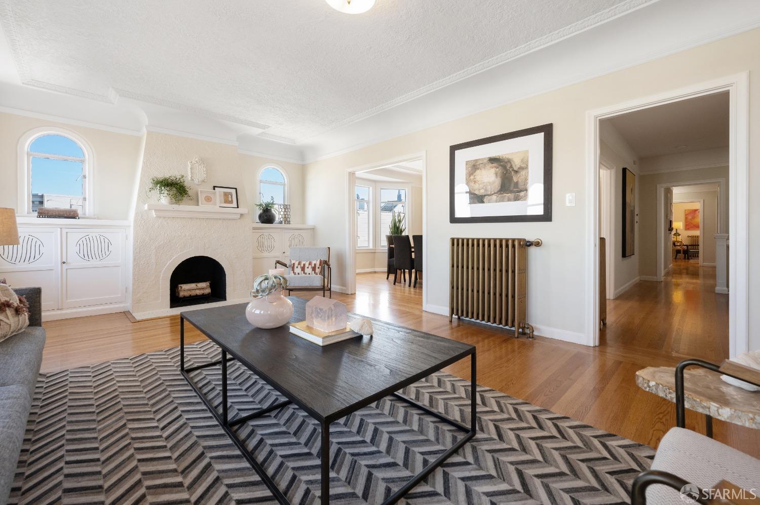 Photo #3: 423918667 Listing 