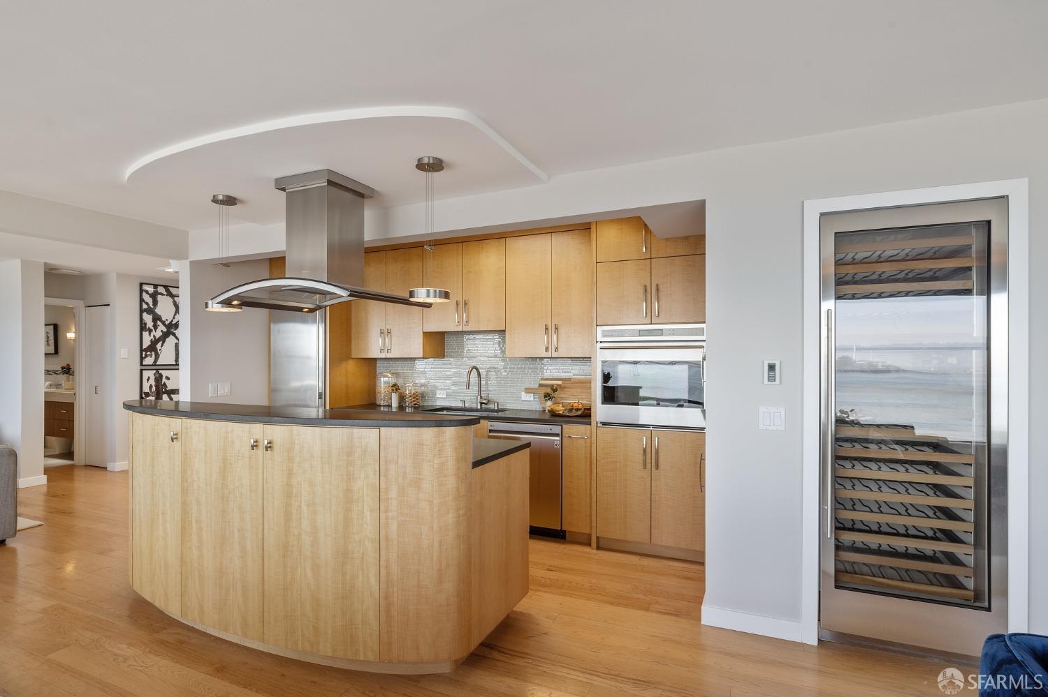 Photo #27: 423918674 Listing 