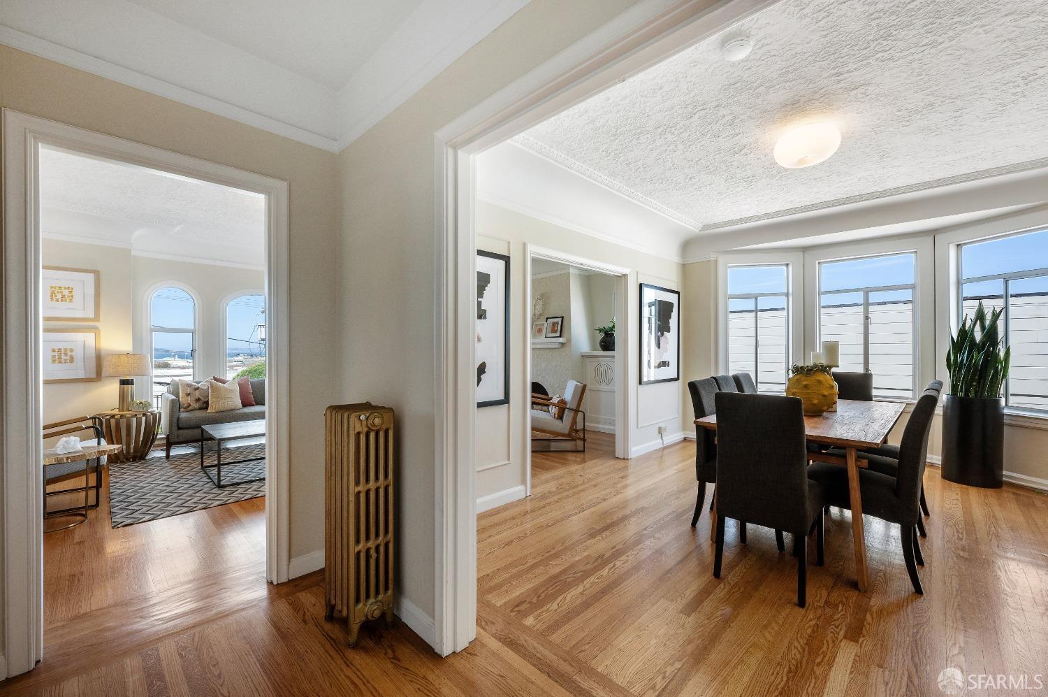 Photo #12: 423918667 Listing 