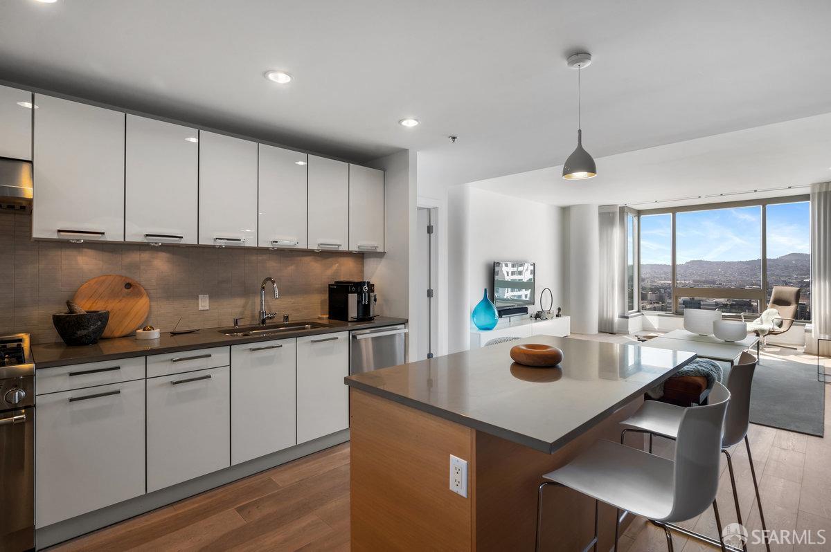 Photo #9: 423900316 Listing 
