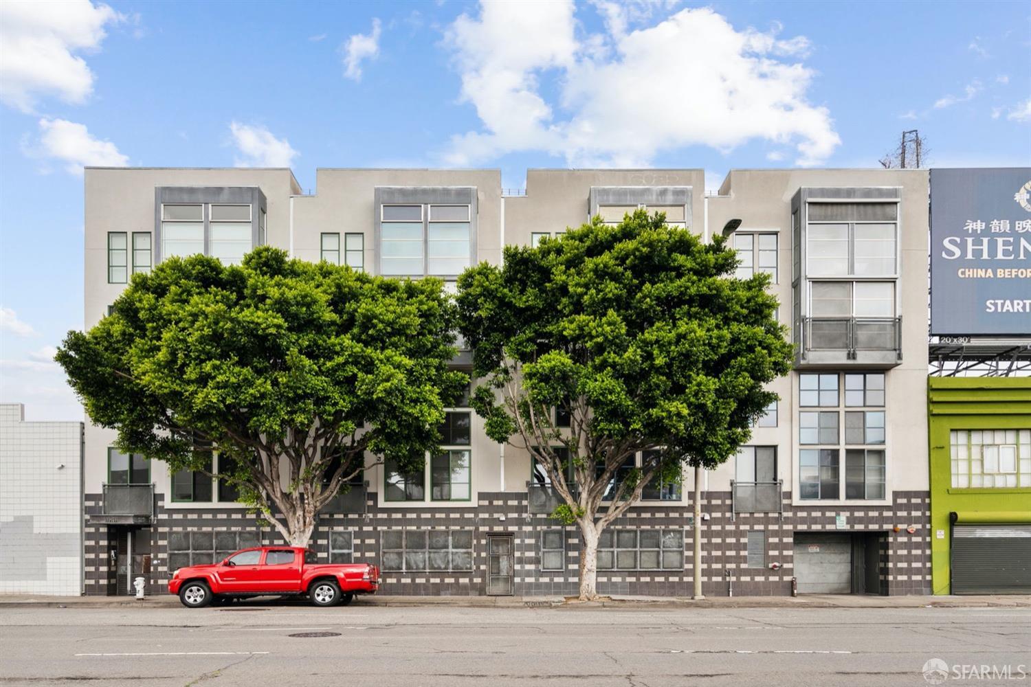 Photo #2: 423919362 Listing 